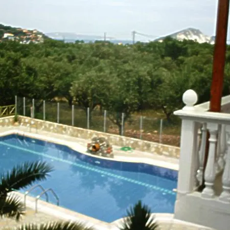Apartahotel Kyprianos