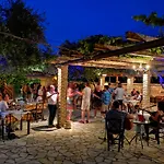 Kyprianos Lejlighedshotel 4*