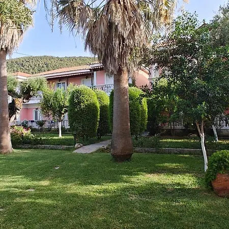 Kyprianos Ξενοδοχείο με διαμερίσματα Κερί