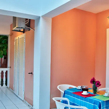 Apart-hotel Kyprianos 4*