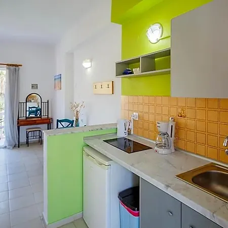 Kyprianos Hotel apartamentowy Keri