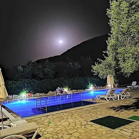 基普里亚诺斯公寓 公寓式酒店 4*