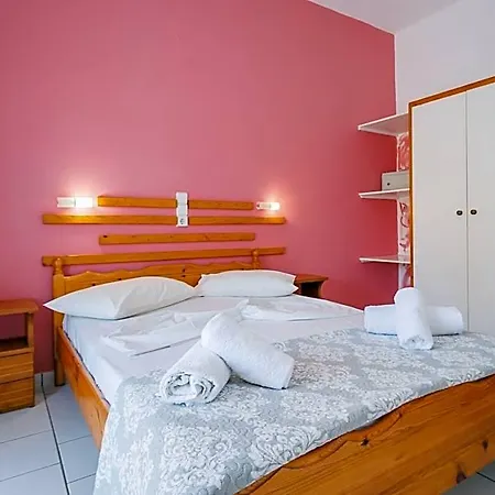 Kyprianos Hotel apartamentowy Keri