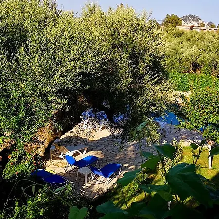 Ξενοδοχείο με διαμερίσματα Kyprianos 3*
