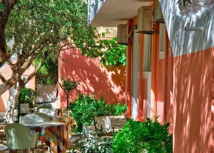 Apart Otel Kyprianos