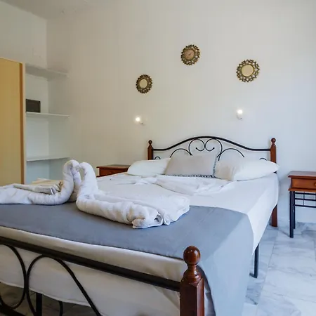 Kyprianos Apartmanhotel 4*