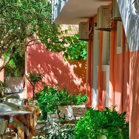 Apart Otel Kyprianos