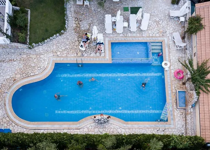 Aparthotel Kyprianos 4*